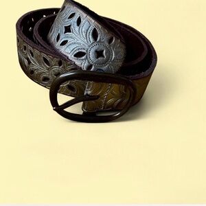 Adorable Gold leather belt